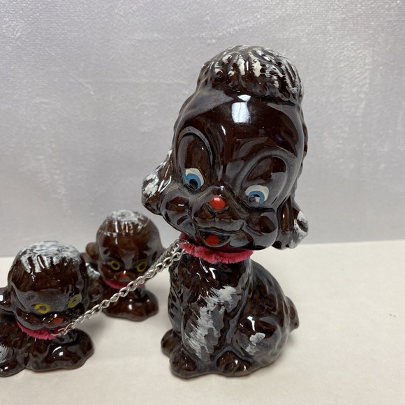 Vintage Retro Brown poodles chained‎ with two puppies 60’s 70’s - Picture 2 of 6
